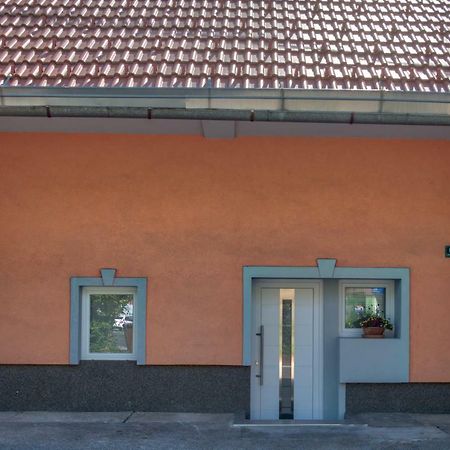Apartment Pod Velbi リュブリャナ エクステリア 写真